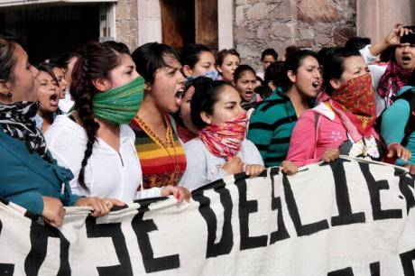 Young women protest against the disappearance of students. Ayotzinapa, Mexico.Photo: Adriana García |Antonio Cortés, El Heraldo.