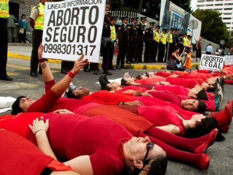 Salud mujeres doing a public action in Quito, Ecuador. Photo: Salud Mujeres Ecuador